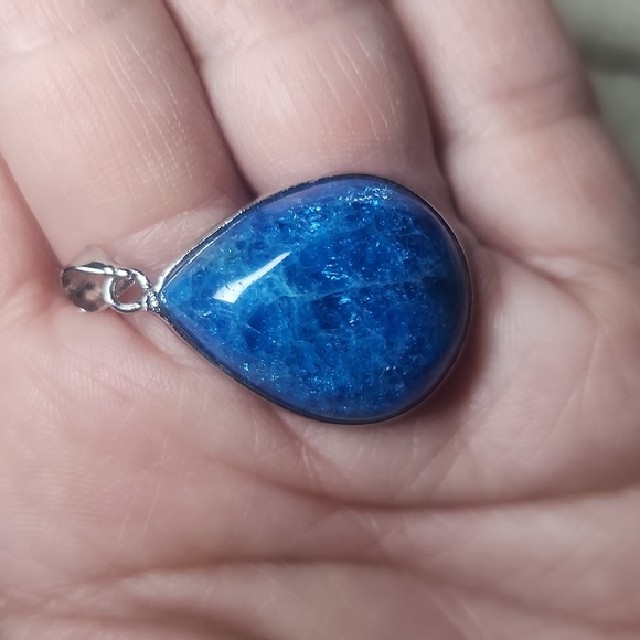 Blue Apatite Pendant AAA - Picture 2 of 4